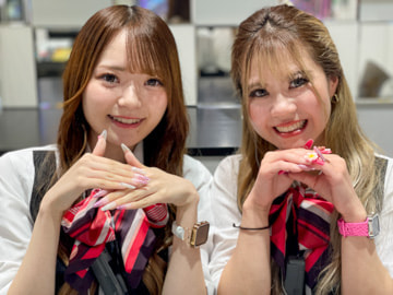 スロット店のホール・カウンターstaff