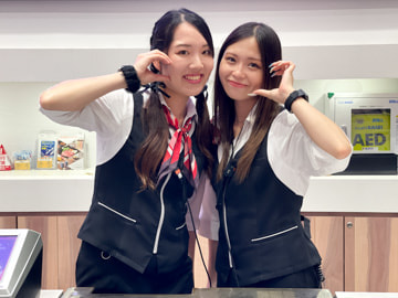パチンコ店のホール・カウンターstaff