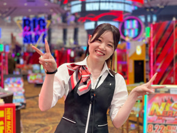 パチンコ店のホール・カウンターstaff