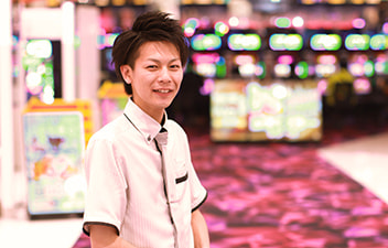 【アルバイト・パート】パチンコ店のホール・カウンターstaff